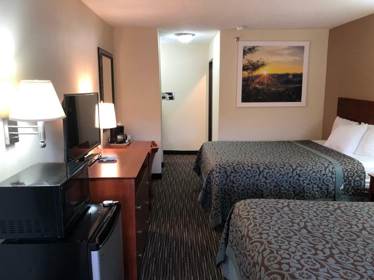 Days Inn By Wyndham Rio Rancho Bagian luar foto