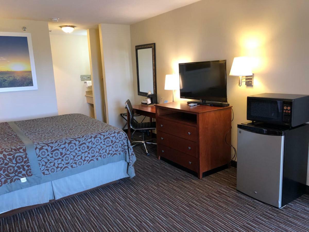 Days Inn By Wyndham Rio Rancho Bagian luar foto